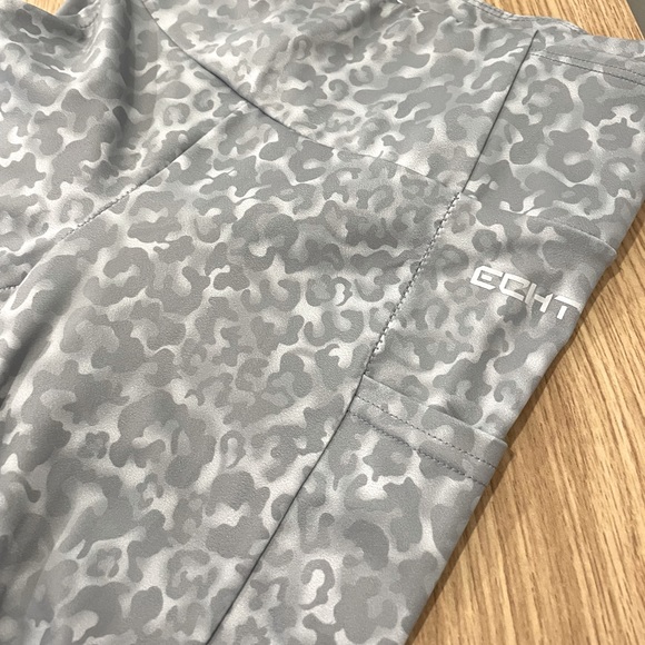 Echt Wild Pocket Leggings - Picture 9 of 15
